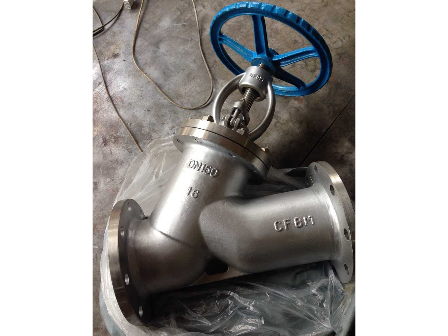 DIN PN16 DN150 CF8M Y type globe valves